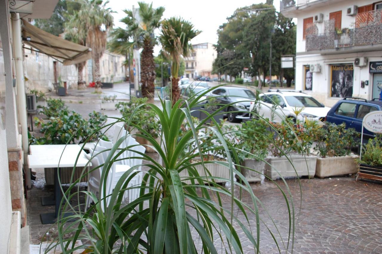 Вілла Casa Vacanze Antico Cortile Delle Palme Villagrazia Di Carini Екстер'єр фото