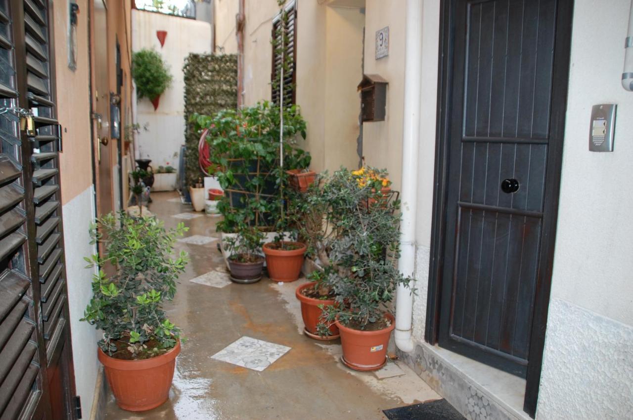 Вілла Casa Vacanze Antico Cortile Delle Palme Villagrazia Di Carini Екстер'єр фото